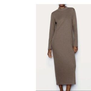 Chic Long Sleeve Maxi Dress in Taupe